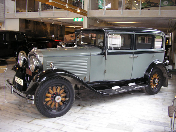 1929 Marmon 8-69 Hayes Sedan
